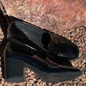 Kenneth Cole Reaction Loafer Heels Size 8.5 Black